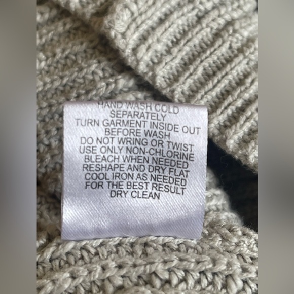 Hippie Rose Chunky Knit Sweater Size L V-neck & Back Buttons Cropped 2-way Wear - Picture 6 of 6